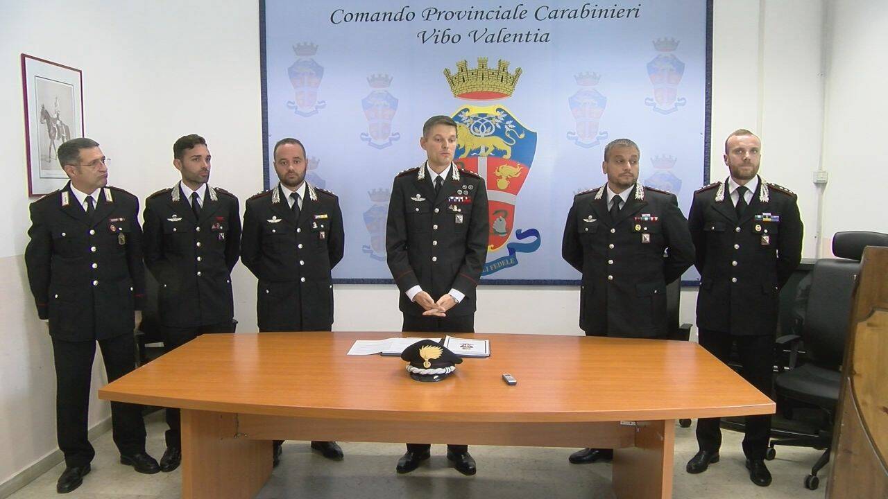 carabinieri-conferenza-stampa-magro00000000.jpg