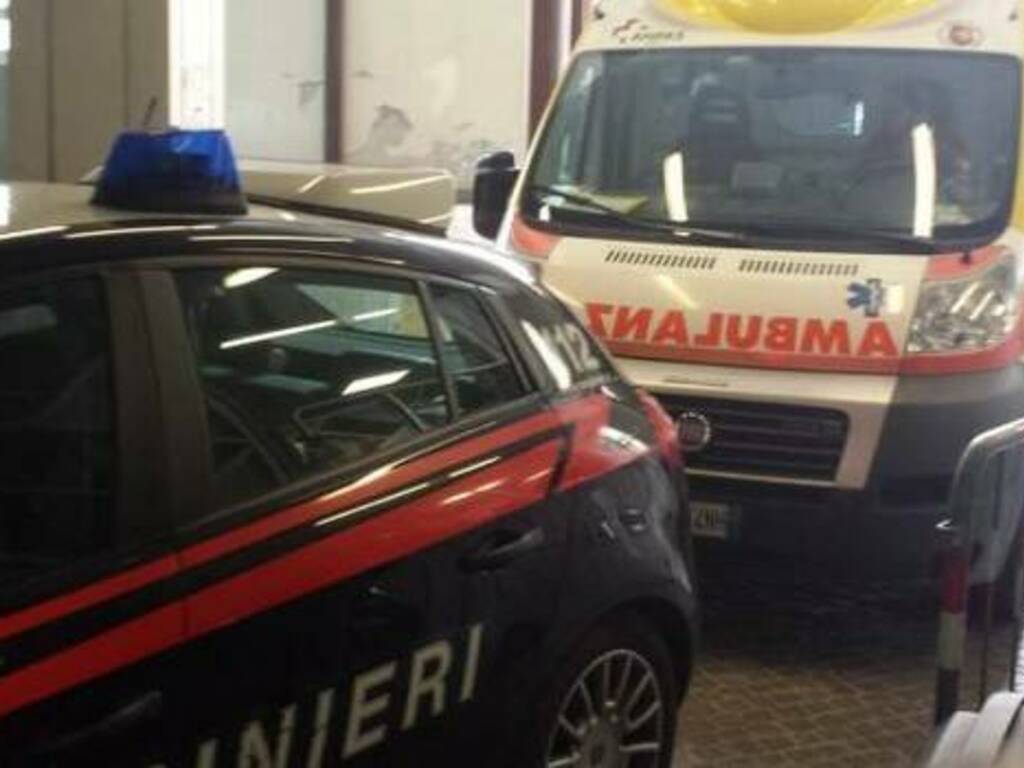 carabinieri-ambulanza-2.jpg