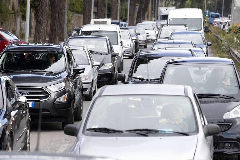 Roma: chiuso tratto via Colombo per Formula E, caos traffico