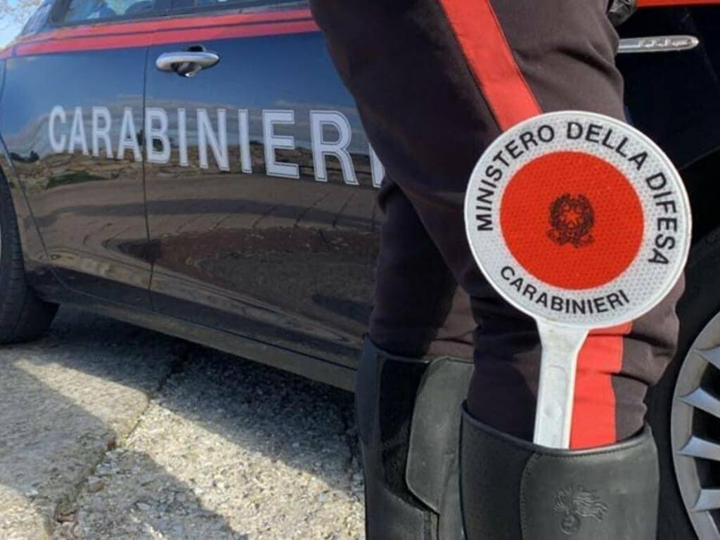 Carabinieri paletta auto