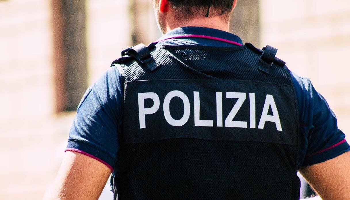 poliziotto polizia